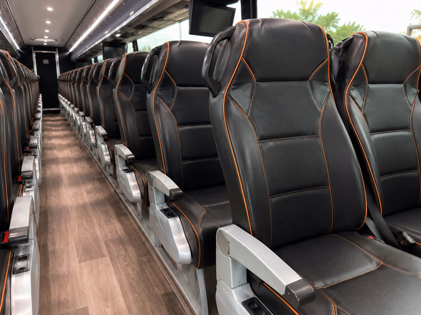shuttle buses for charleston hotel to venue wedding runs